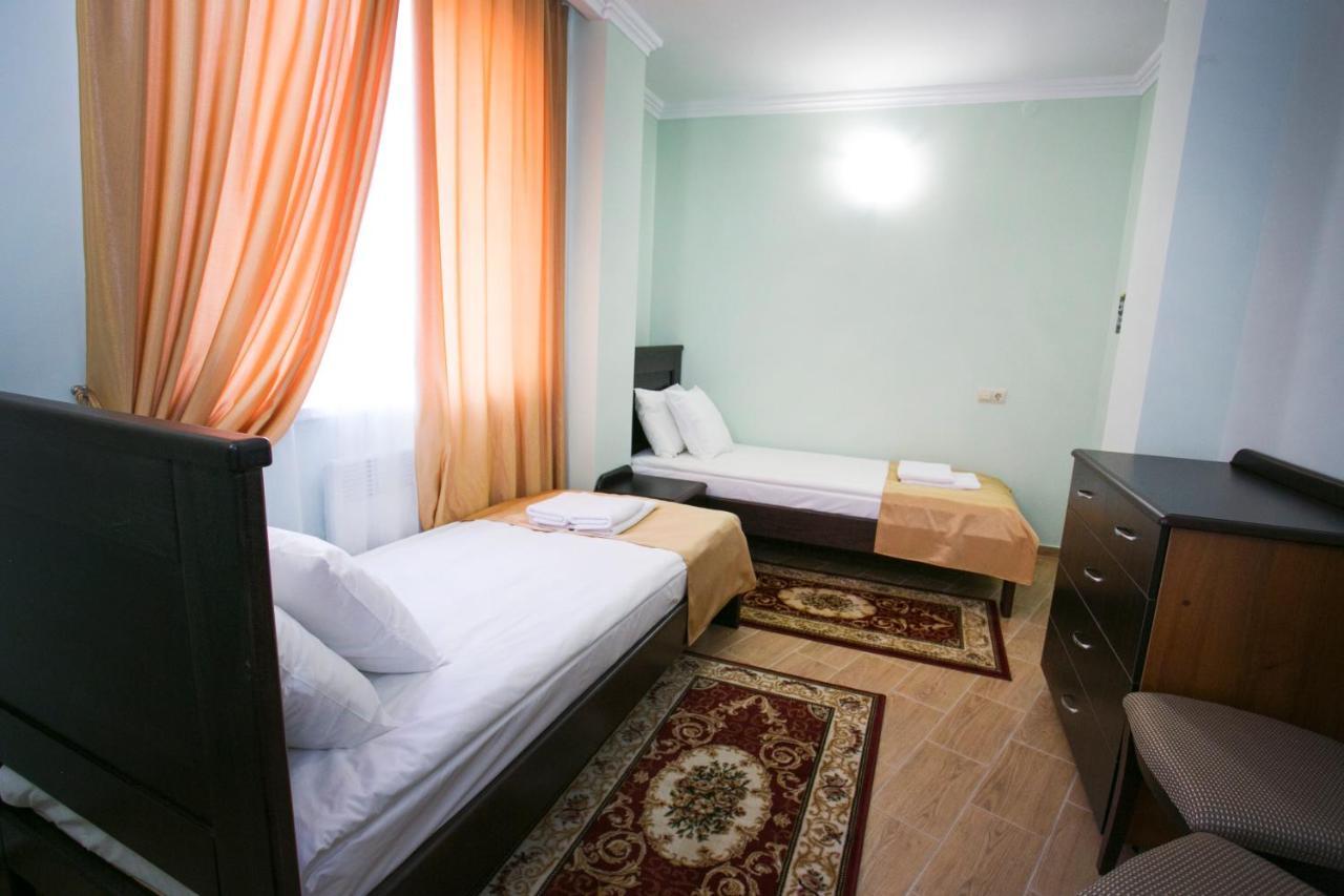 Hotel Acra Suchumi Zewnętrze zdjęcie