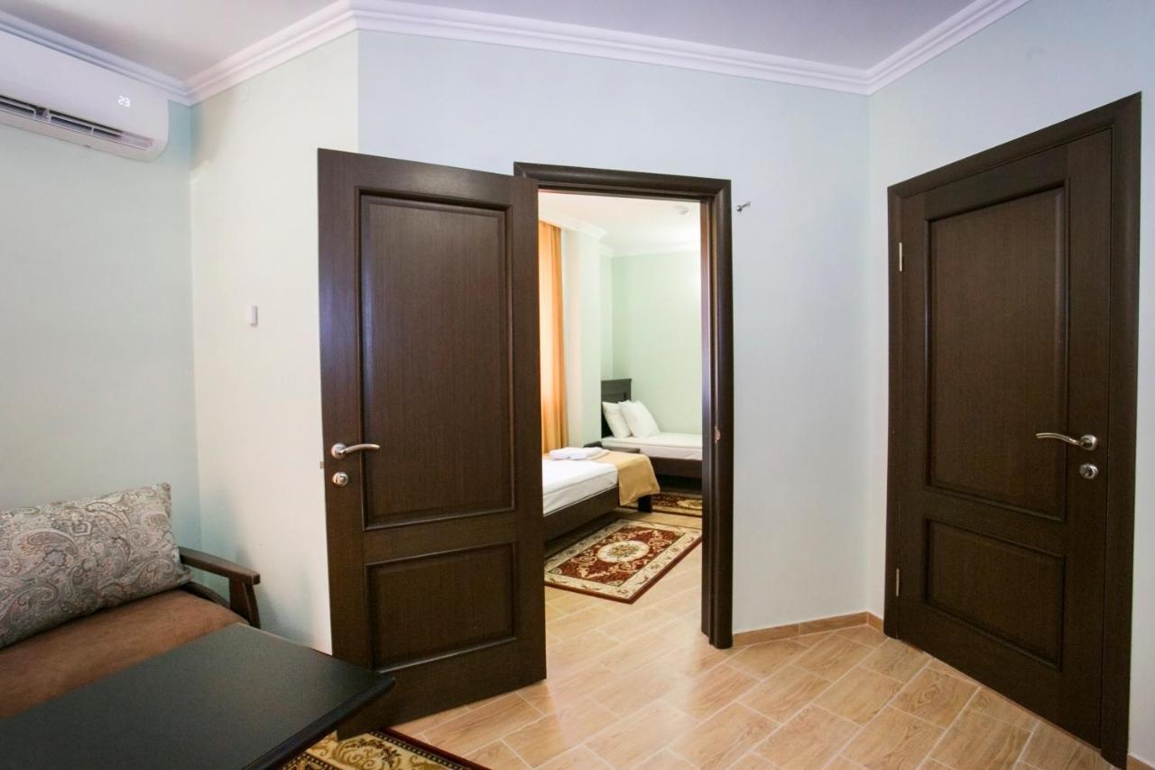 Hotel Acra Suchumi Zewnętrze zdjęcie