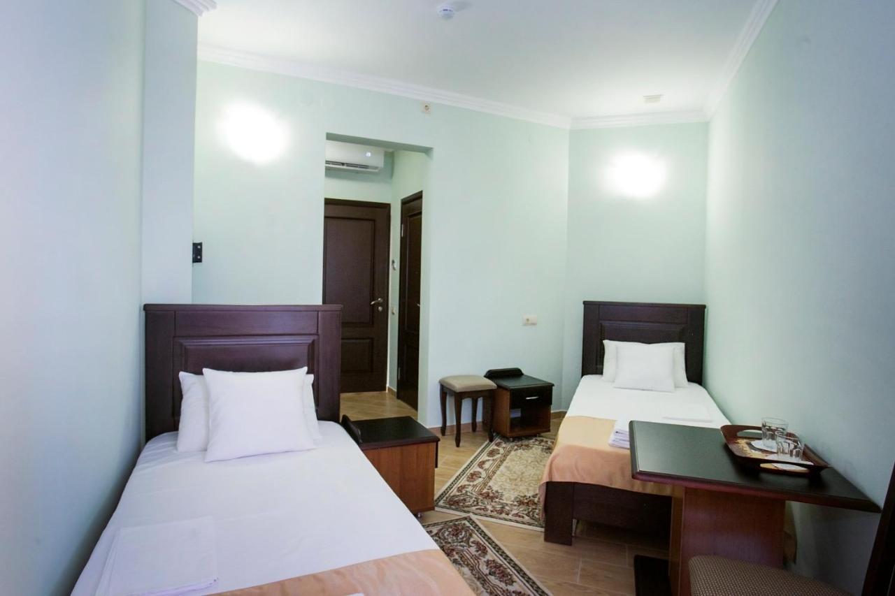 Hotel Acra Suchumi Zewnętrze zdjęcie