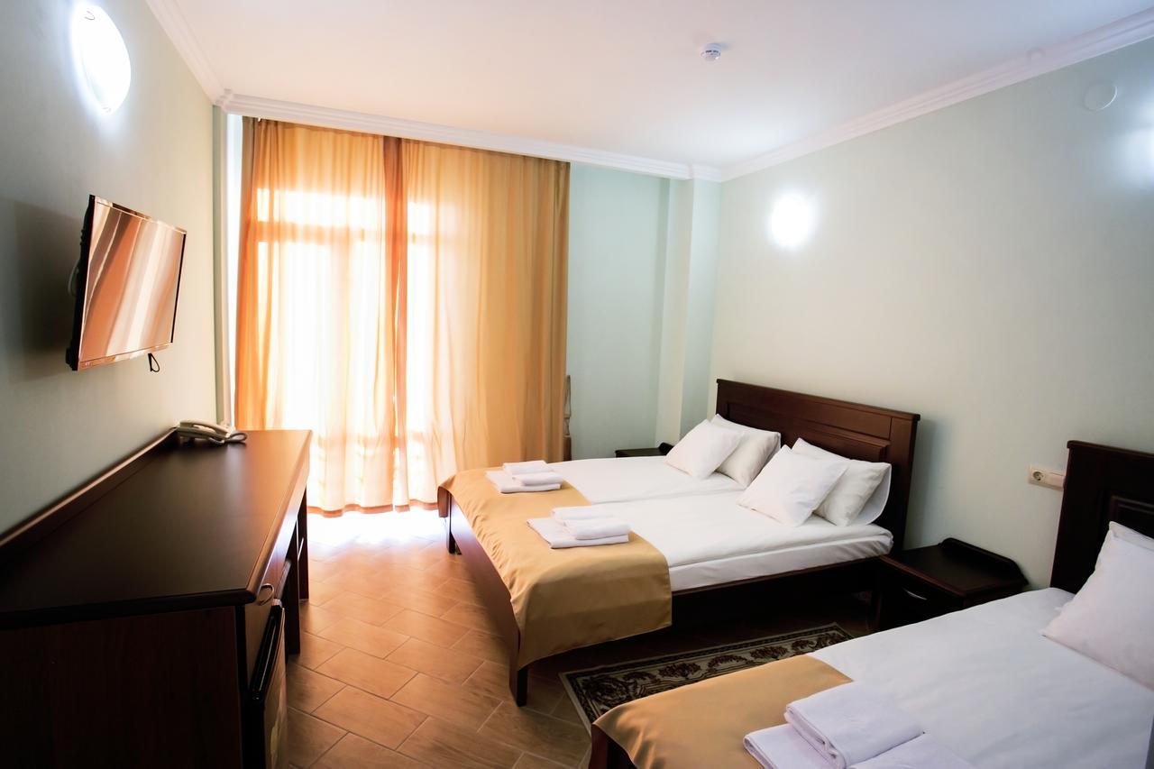 Hotel Acra Suchumi Zewnętrze zdjęcie