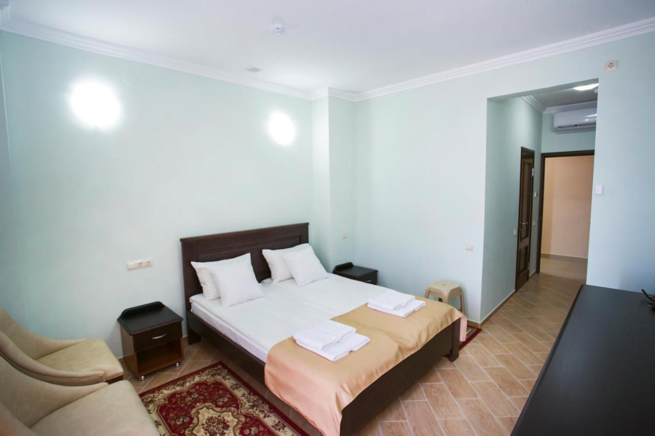 Hotel Acra Suchumi Zewnętrze zdjęcie