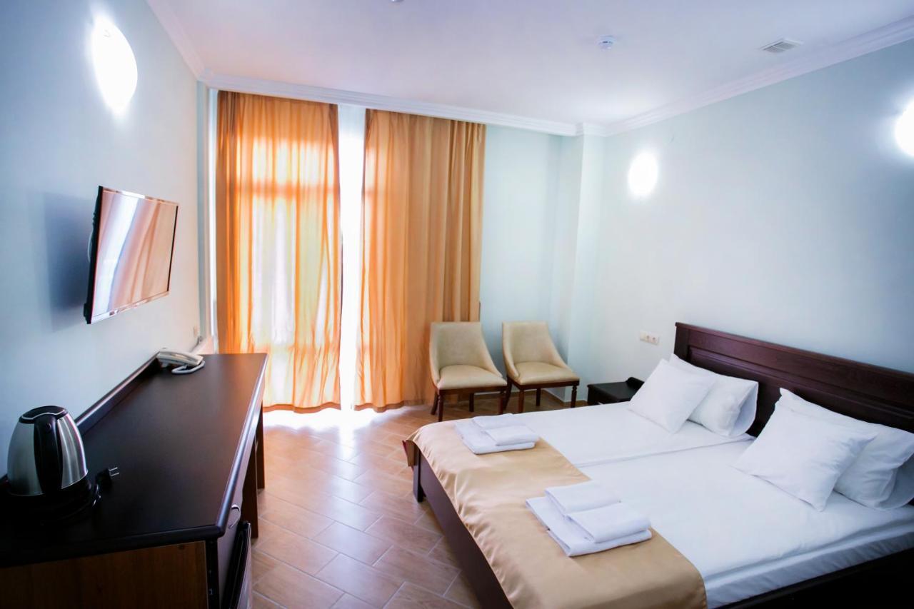 Hotel Acra Suchumi Zewnętrze zdjęcie