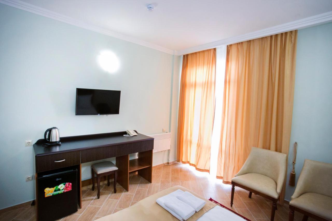 Hotel Acra Suchumi Zewnętrze zdjęcie